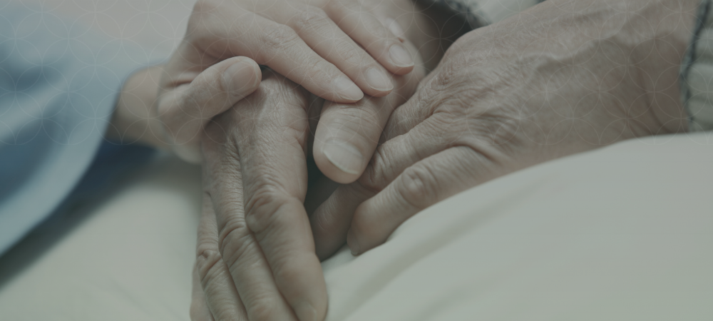 ارمله تعول 2 من ابنائها